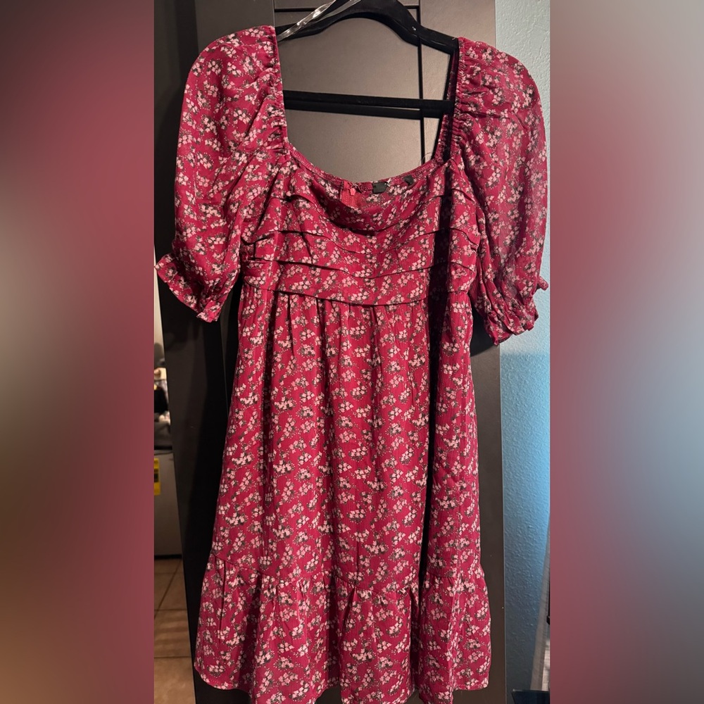Floral Red Dress with Short Sleeves